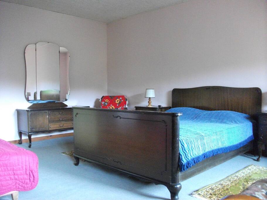 Chambre double + 1 lit simple