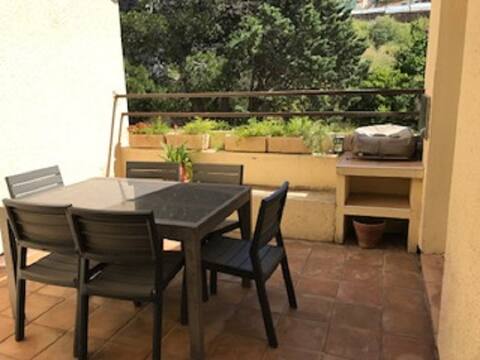 Unique! A T5 / 6 with terrace and sea view