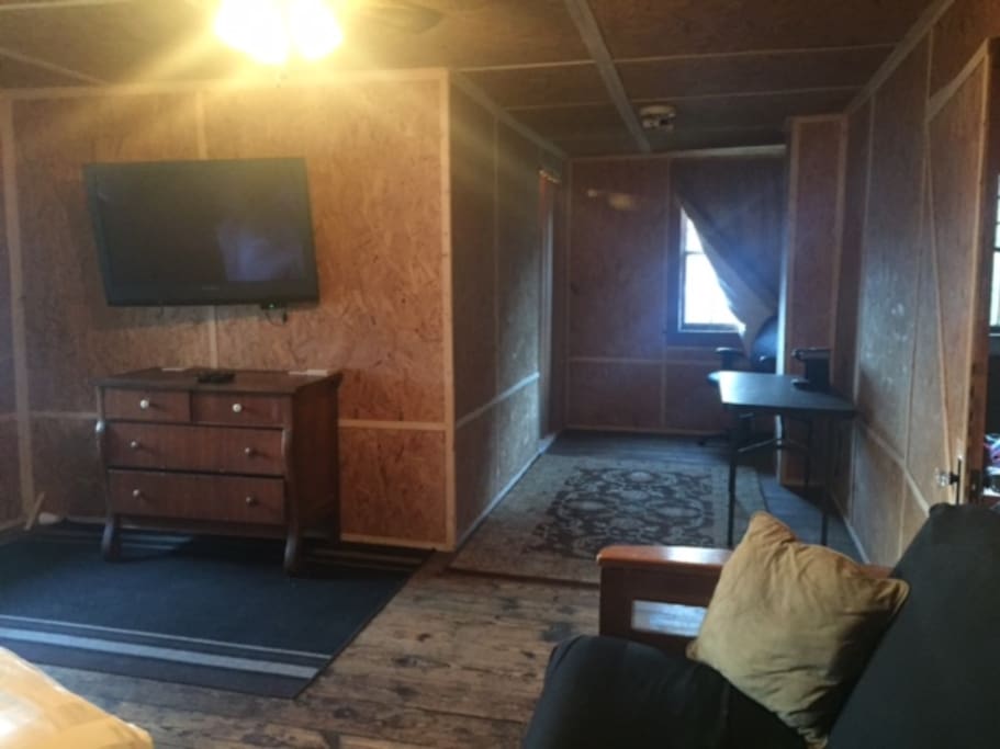 Cable tv, with Amazon prime and netflix too along with wifi, and dresser, large walk-in closet and extra space to move in room!