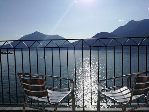 Terrace on the lake - directly on the water