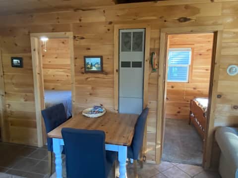 2BR Cozy Crystal Lk Cabin, no busy road to cross!