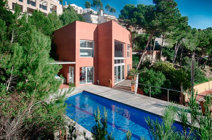 Villa 8 pers. piscine,vue mer, parking,costa brava gallery image 2