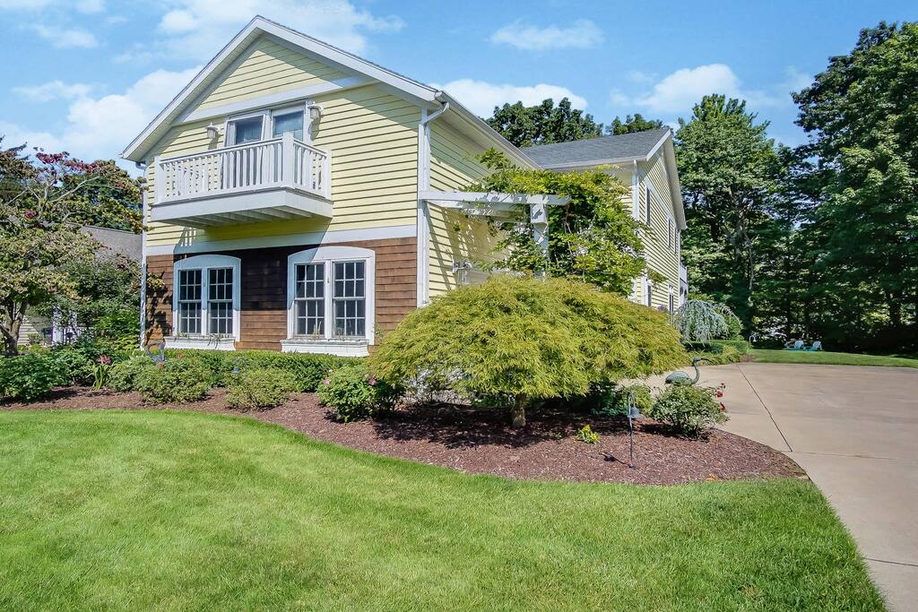 This roomy home is perfect for a summer getaway.