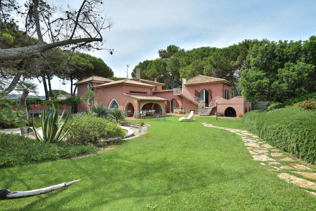 The villa and the garden - La villa e il giardino