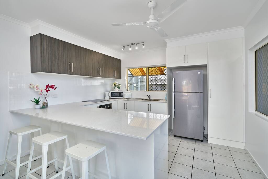 Equipped kitchen with everything you need to cook meals