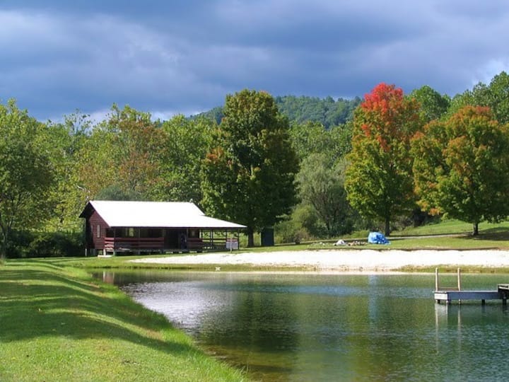 Steinbeck / Fitzgerald Cabin at Buffalo Gap Cabins for Rent in Capon