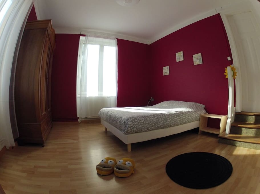 La chambre dans son ensemble.