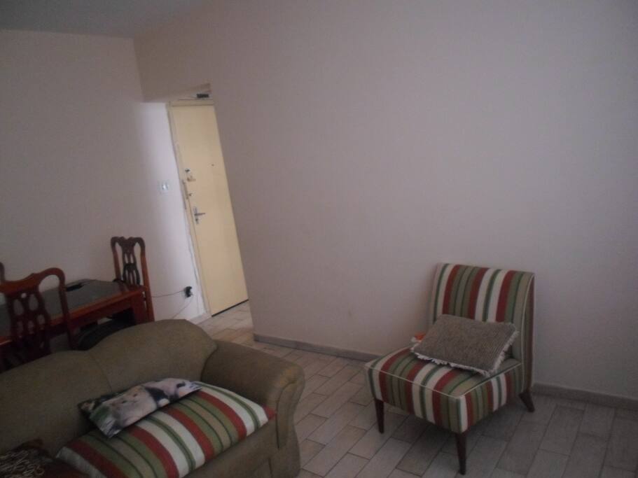 espaço amplo na sala de estar e jantar