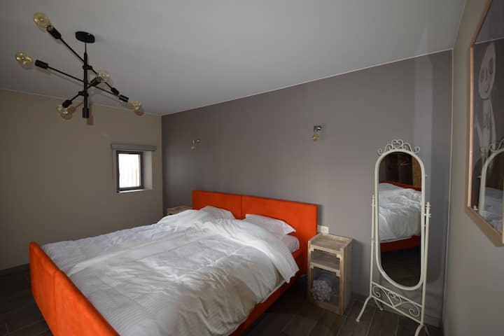 Cama eléctrica de alta velocidad ajustable. Se puede dividir en 2 camas individuales. Camas hechas a tu llegada. 