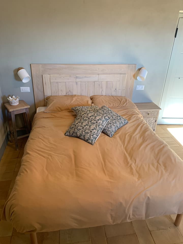 letto matrimoniale king size (200x160 cm)