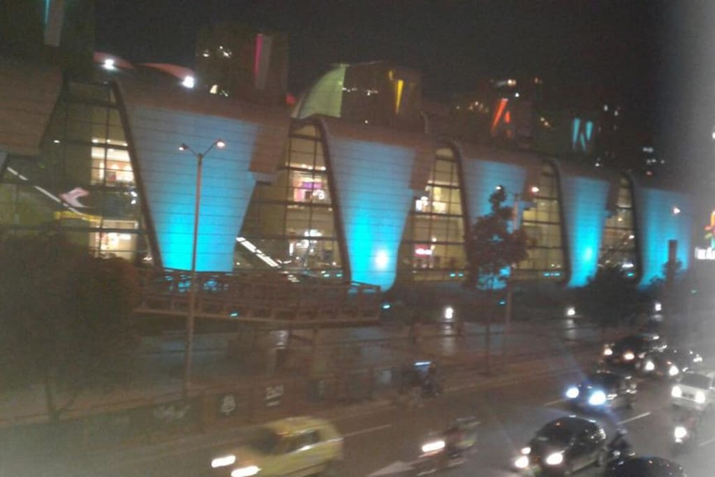 centro comercial titan