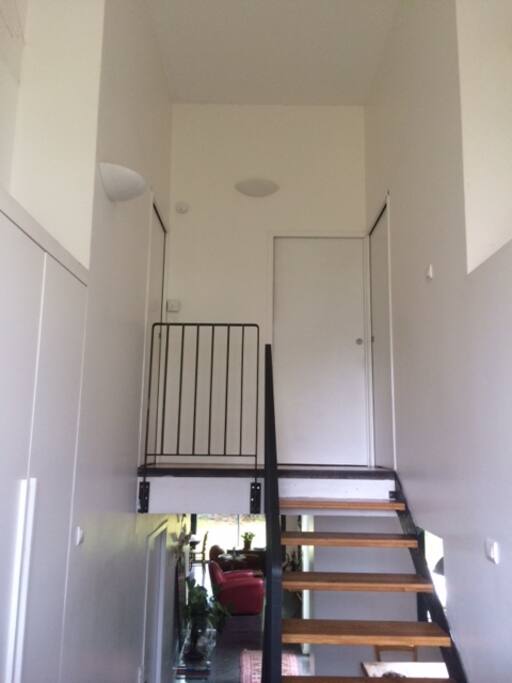 Escalier d'accès aux chambres