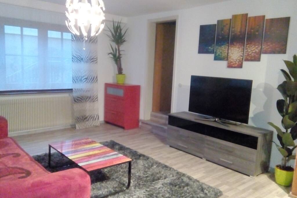 sehr geräumiges Wohnzimmer