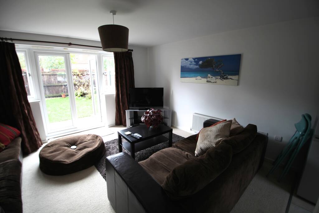 Lounge and Garden