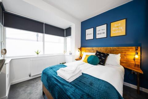 Modern 7 Bed House Ensuite Free WiFi City Centre