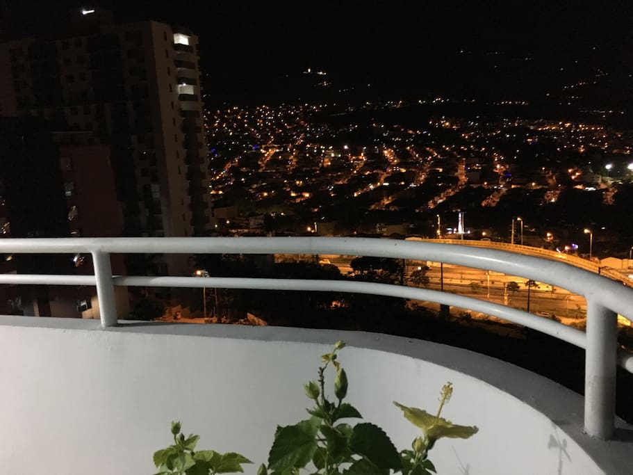 Balcón amplio y con vista
