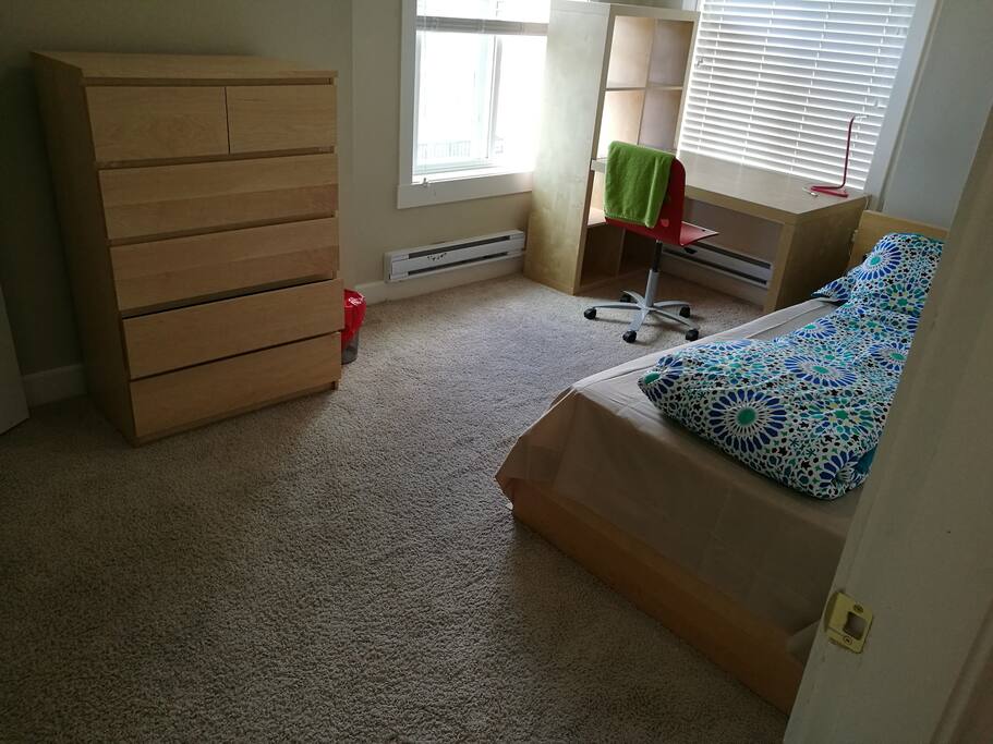 3rd Floor Room 2 - Overview