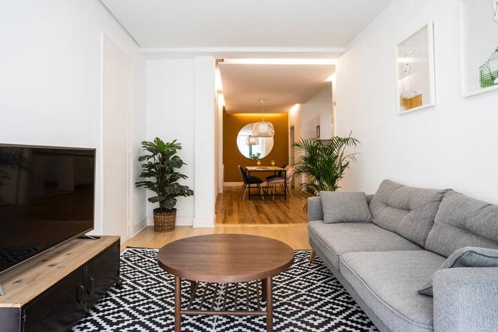 Usandizaga Suite, second line Beach, free parking gallery image 5