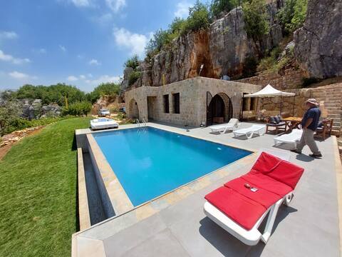 Private Guesthouse infinity Pool Great Views