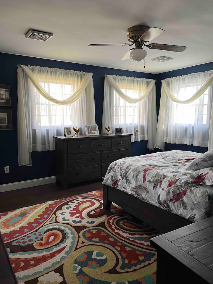 ห้องนอนใหญ่ 