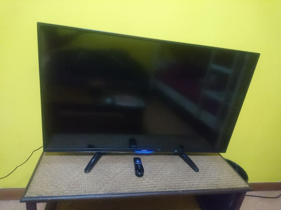 43" LED smart TV (YouTube, Facebook, Weather etc.)