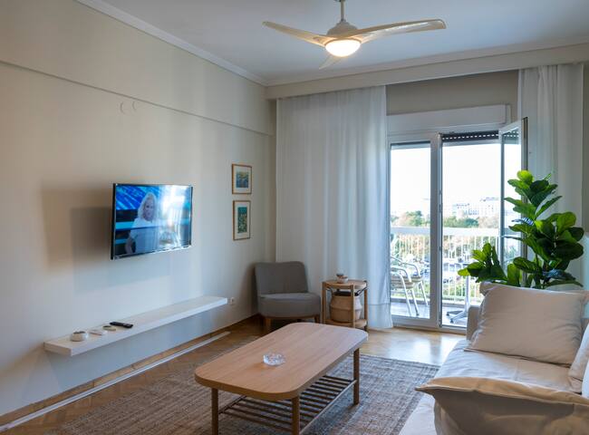 Sea & City views, Aspa’s apartment gallery image 2