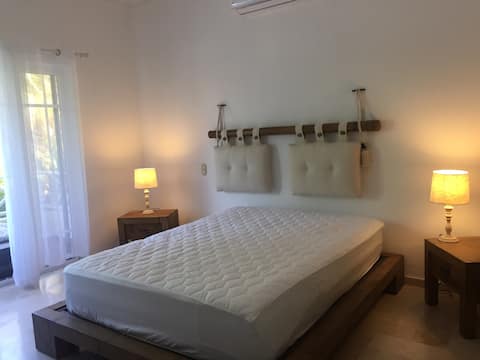 Bedroom 0.1KM from PuntaCana Beach Check this out!
