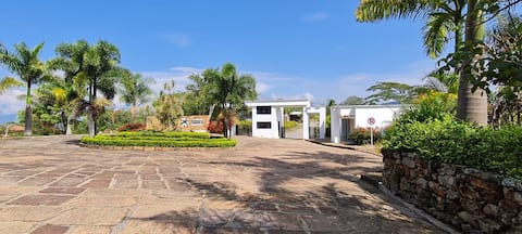 Spectacular house with a private pool in San Gil