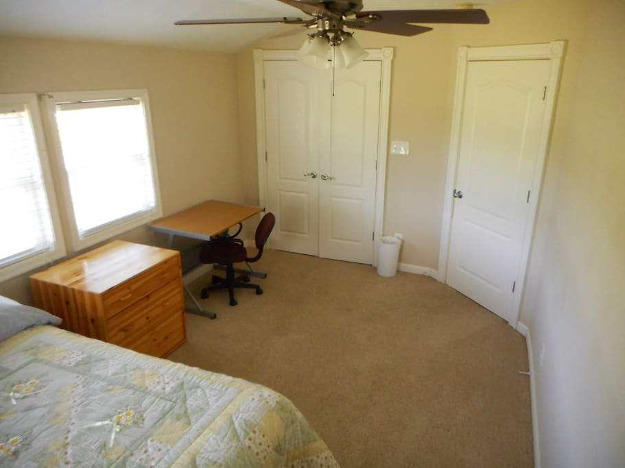 Full Size Bedroom # 3 pic 2