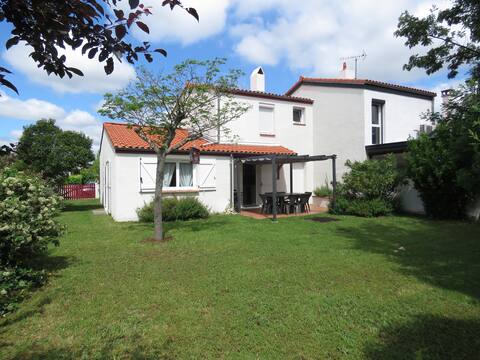 Pleasant bright house with terrace and garden