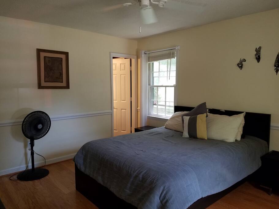 Master bedroom aka My Room (I won't be there).