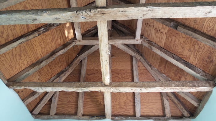 عرض من السرير! عوارض مكشوفة