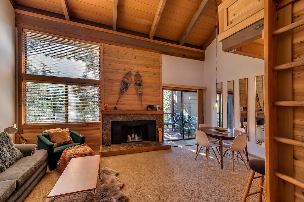 Great room with vaulted ceilings