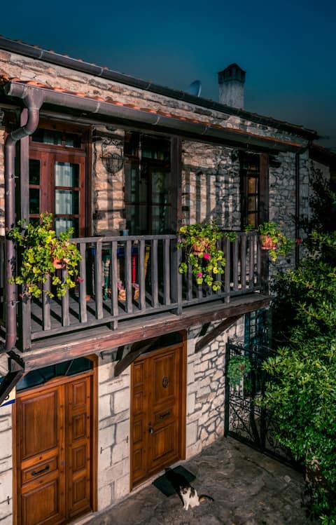 Traditional Manor House with magical sea view