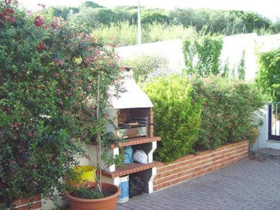 Front garden with barbeque