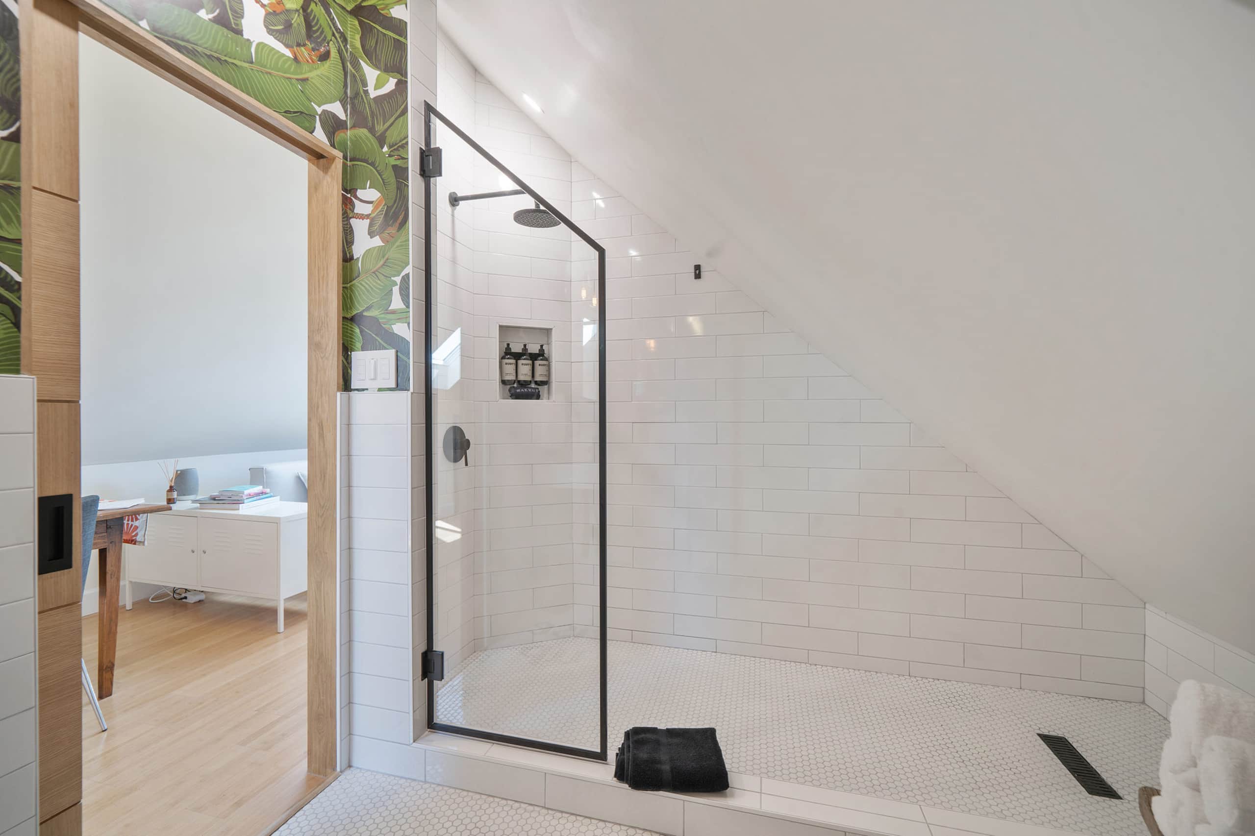 Home in San Francisco · ★4.95 · 1 bedroom · 2 beds · 1 bath - Image 20