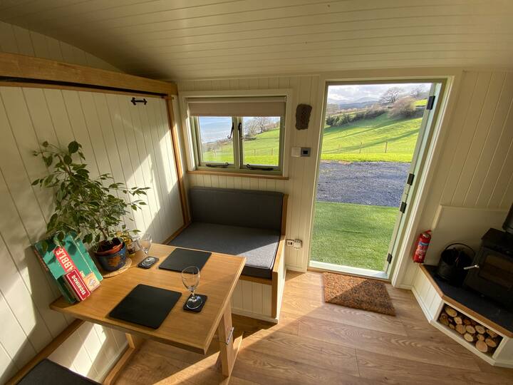 Shepherds Hut, Conwy Valley - Llandudno