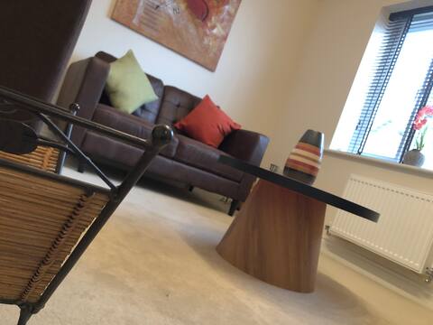 Top Airbnb: Fabulous Four Bedroom House in Dudley