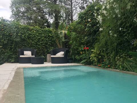 House with Pool in Adrogué