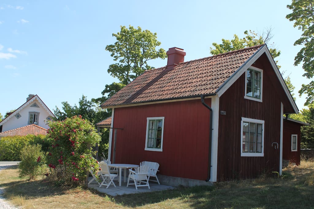 Sol från kl 13.00 och hela dagen.
