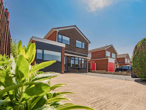 Styche view beautiful spacious, four bedroom home