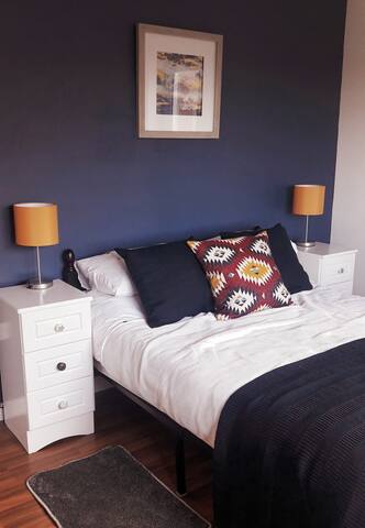 Willow Tree View Ensuite Bedroom and Living Room