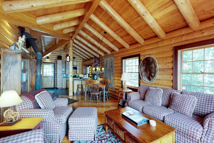 Waterfront log cabin on Moosehead Lake w/dock, kayaks ...