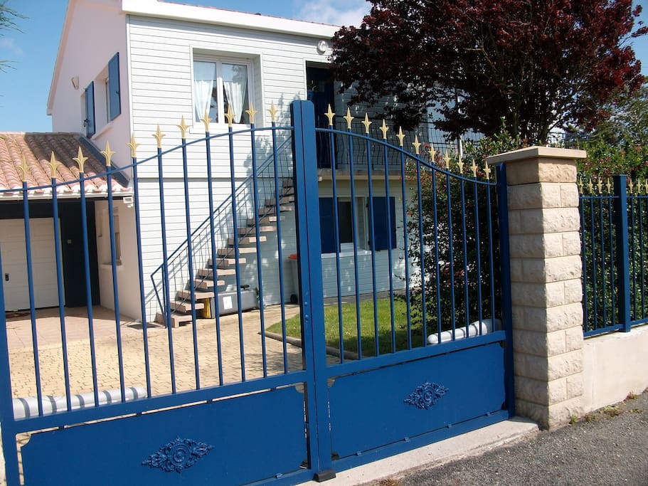 Portail privatif aux voyageurs