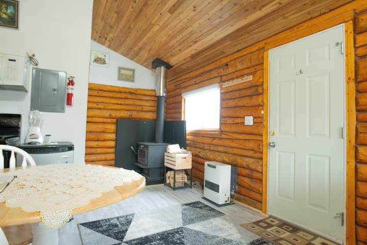 Midnight Sun Cabin - Yukon