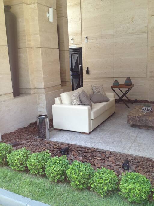 Front entrance seating area