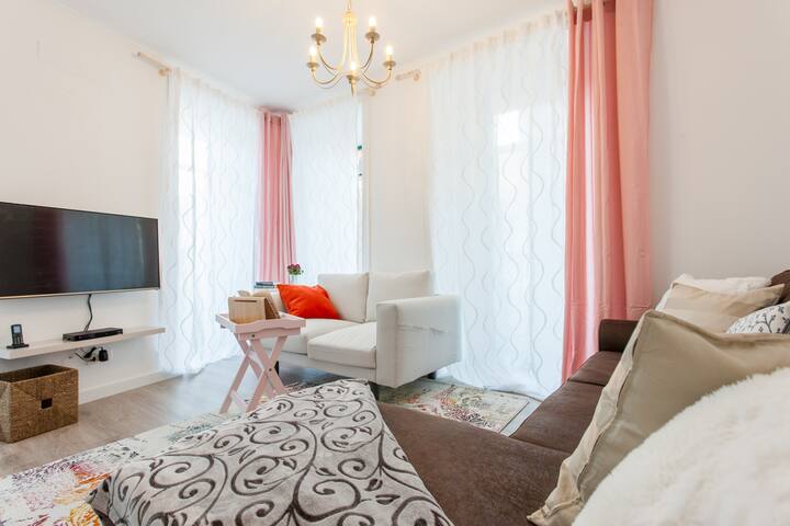 White Tiles in City Center gallery image 4