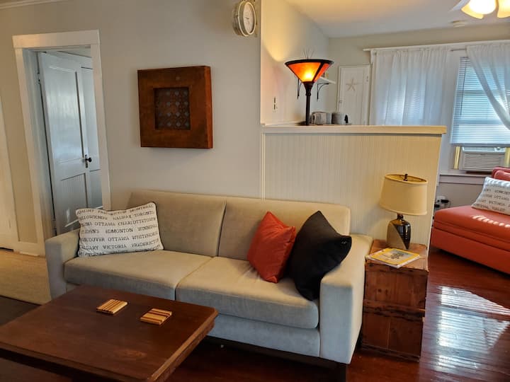 Bay Beach Retreat - Fort Erie