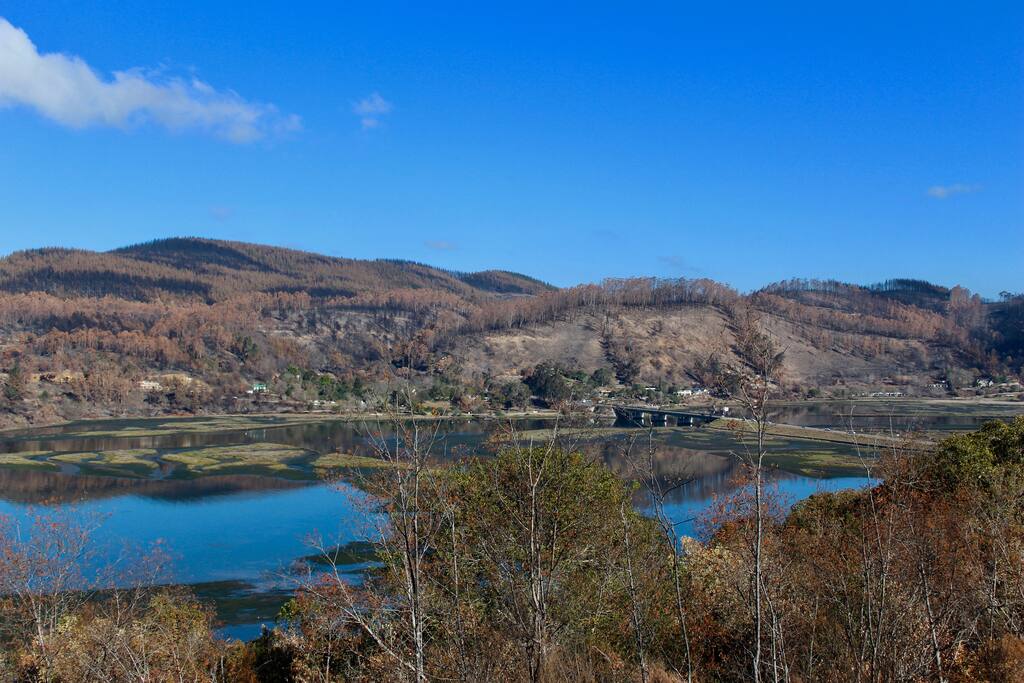 Views of the Knysna Lagoon.