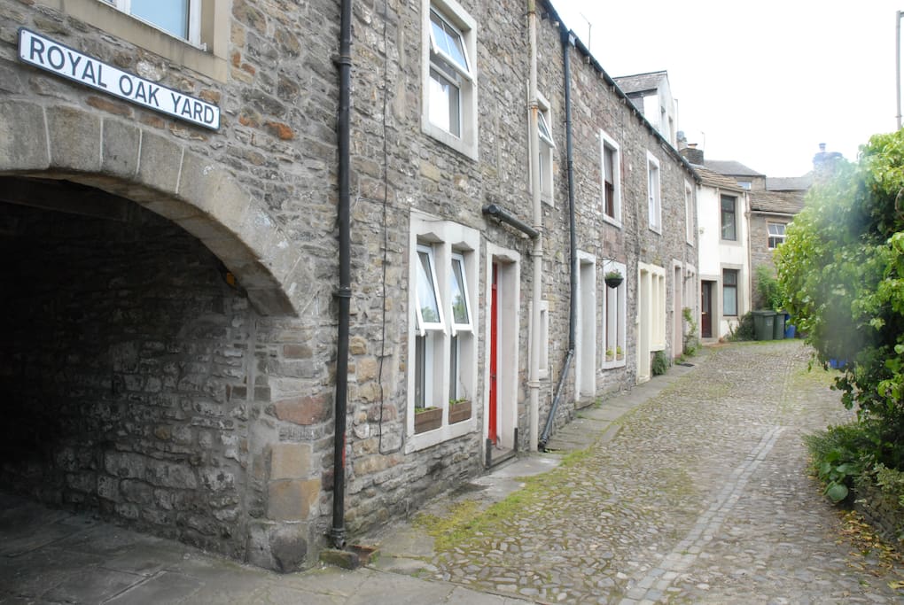 Located 2 minutes from Skipton high street